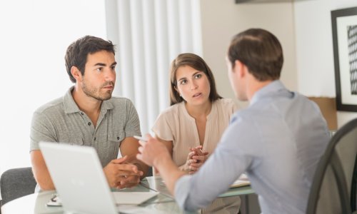 EU: Veća zaštita potrošača u poslovanju s bankama, evo što se planira s minusima i kreditima