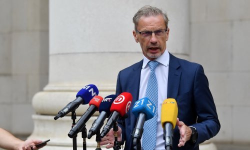 [FOTO/VIDEO] Vujčić: Oni koji žele već sad mogu istaknuti cijene u eurima po tečaju koji sada znamo