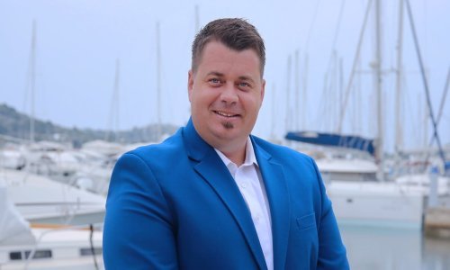 Načelnik Murtera Toni Turčinov spiskao 1560 eura u austrijskom bordelu, sve je platio službenom karticom općine