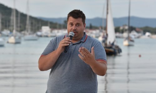 Turčinov dao ostavku, ali samo na mjesto županijskog vijećnika. Ostaje načelnik općine čiji je novac trošio u bordelu