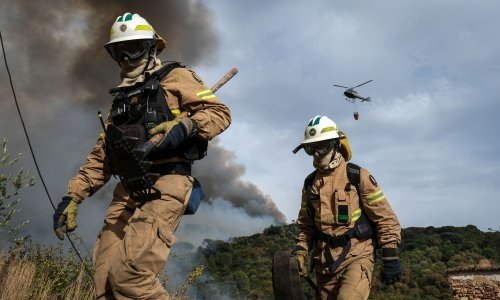 Portugal se bori s desetak šumskih požara, naslovnice novina vrište: Zemlja je u plamenu!