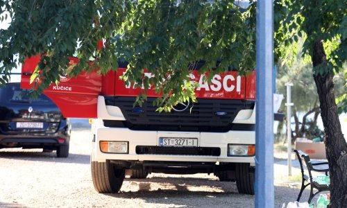 Novi požar u Šibensko-kninskoj županiji, na terenu veći broj vatrogasaca