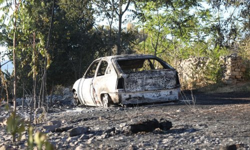[FOTO] Požar kod Zatona još uvijek nije lokaliziran, ali je na sreću pod nadzorom