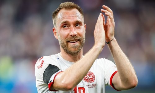 Prije samo godinu dana klinički mrtav je ležao na nogometnom terenu, a danas je potpisao ugovor života