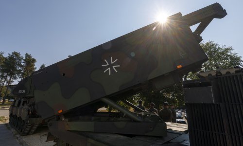 Ukrajina primila prvu isporuku moćnih raketnih bacača M270