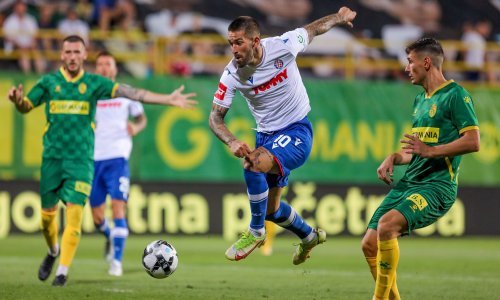 [VIDEO/FOTO] Pogledajte golove kojima su Melnjak i Livaja odveli Hajduk do pobjede; sudac Pejin crvene kartone dijelio nakon završetka utakmice