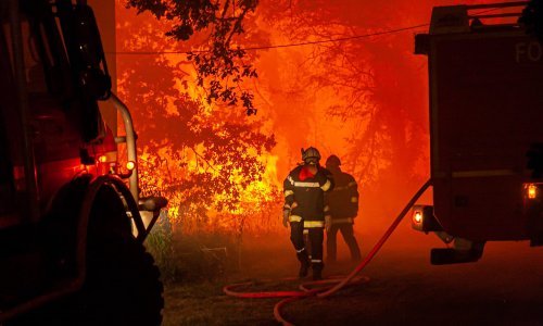 Europom hara toplinski val: Neke države evakuirale tisuće ljudi kojima prijete šumski požari, raste broj smrtnih slučajeva