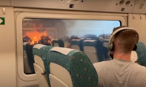 [VIDEO] Pogledajte stravičan trenutak u kojem se vlak nađe usred šumskog požara