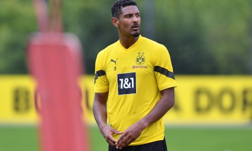 Zbog ozbiljnih zdravstvenih problema Sebastian Haller napustio pripreme Borussije. Nakon treninga požalio se da mu je loše, a onda je otkriveno...