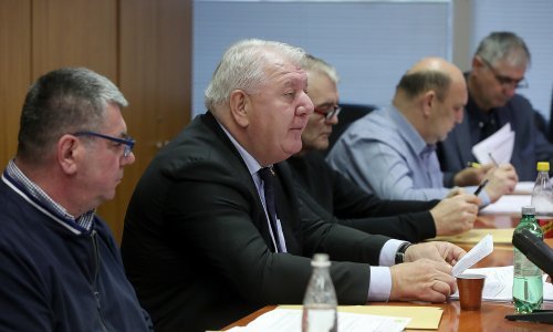 Hvidra traži da se Vučića proglasi personom non grata