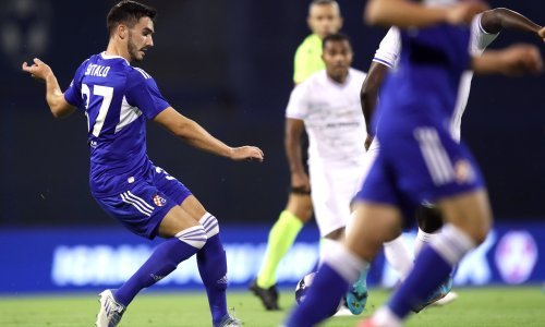 Dinamov trener Ante Čačić bio je prisiljen mijenjati protiv Škupija još ranije nego kada je u prvenstvu protiv 'Lokosa' izvadio Bočkaja