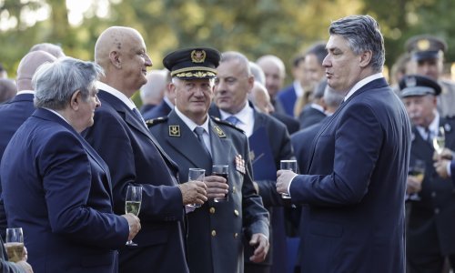 [FOTO/VIDEO] Milanović dodijelio počasne činove i odlikovanja, evo tko je sve od branitelja dobio posebno priznanje