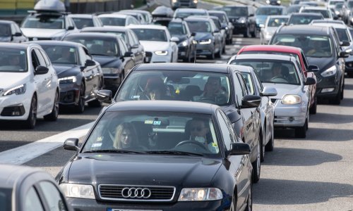 Gužva na autocestama: Krenuo još jedan turistički vikend, promet povremeno usporen zbog prometnih nesreća