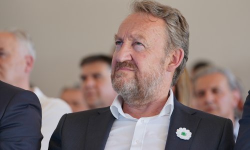 I Izetbegović oštro protiv izmjena izbornog zakona koje predlaže Schmidt: 'Navukla bi nam se još jedna luđačka košulja'