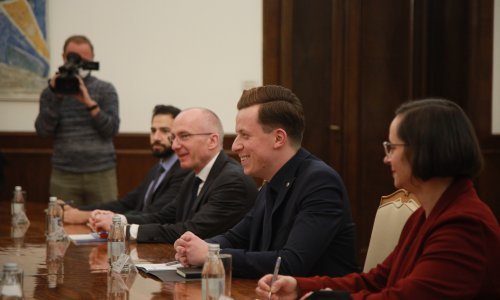 Adis Ahmetović apelirao na Visokog predstavnika da ne mijenja izborni zakonu BiH