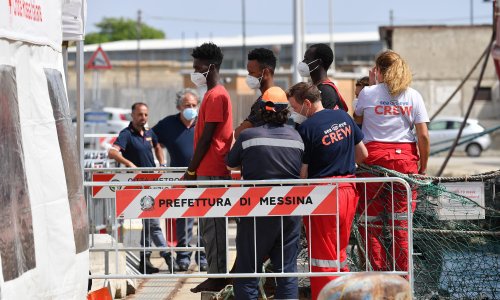 Gotovo 700 migranata spašeno uz talijansku obalu, pet mrtvih