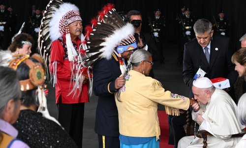 Papa Franjo sastaje se u Kanadi s domorodačkim stanovništvom