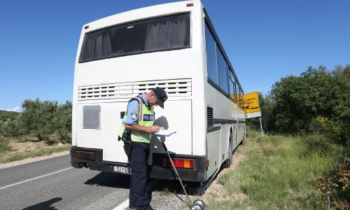 Policija u nadzoru vozača autobusa našla niz nepravilnosti, dvojica su momentalno uklonjena iz prometa