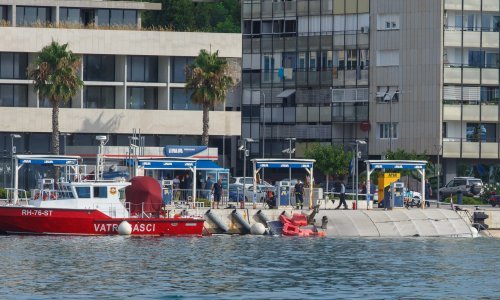 Apsurd: Dok se čeka odluka Vlade, jahte se usred Splita vezuju - besplatno