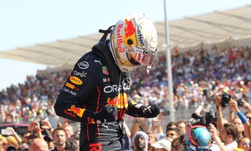 Aktualni prvak Max Verstappen nenamjerno 'bocnuo' najvećeg konkurenta za osvajanje naslova prvaka