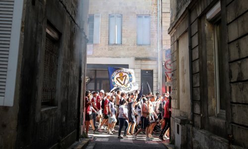 Francuski nogometni velikan nakon ispadanja u drugu ligu zbog dugovanja degradiran u treću...Ali tu priči nije kraj