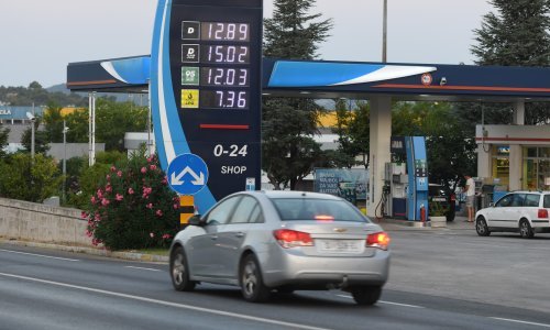 [FOTO/VIDEO] Nove cijene: Osnovno gorivo pojeftinilo, premium na nekim postajama bitno poskupio
