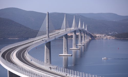 [FOTO/VIDEO] Strani mediji o Pelješkom mostu: Hrvatska novim mostom zaobilazi BiH na putu do Dubrovnika