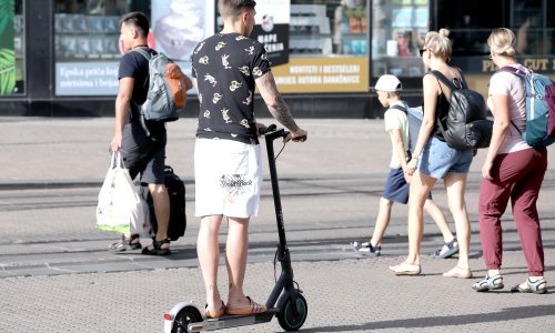 Stižu nova pravila za vozače električnih romobila; vožnja bez kacige - 300 kuna