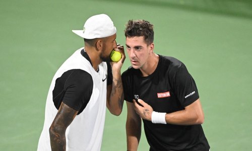 Kontroverzni Kyrgios nastavlja šokirati. Zbog ozljede odustao od nastupa u pojedinačnoj konkurenciji, ali s Kokkinakisom ide dalje u parovima