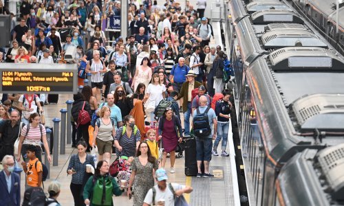 Britanija: Putnički kaos zbog štrajka željezničara