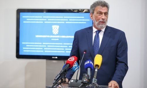 Fuchs o državnoj maturi: Ako propisi nisu dobri, treba ih mijenjati