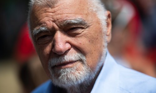 Mesić u Srbu: Slavimo ustanak protiv okupatora i terora, oni koji to poriču su strašila, probisvijeti i neradnici