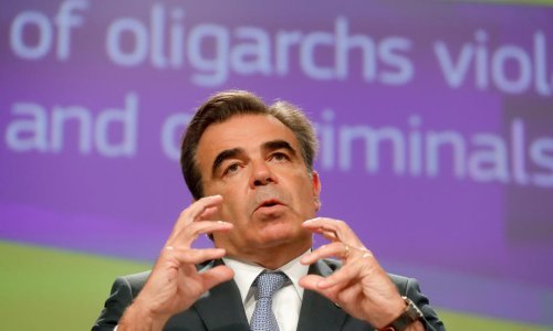 Schinas prekorio Orbana zbog izjava o miješanoj rasi