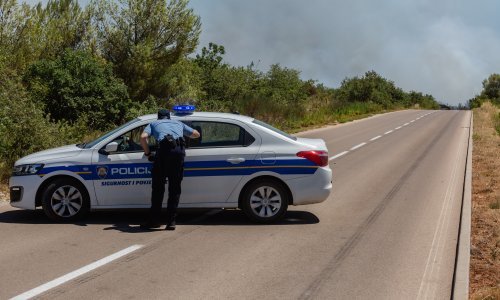Muškarac u Zadru automobilom namjerno udario djevojku, teško je ozlijeđena