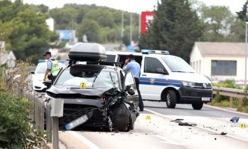 Strava na ulazu u Vodice: Frontalni sudar motocikla i automobila, vozač motora je poginuo, a dijete je lakše ozlijeđeno
