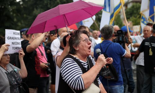 Visoki predstavnik pokleknuo pod pritiskom, Hrvati u BiH opet ostali na cjedilu: Je li realno očekivati preokret i gdje je zapravo izvor bunta?