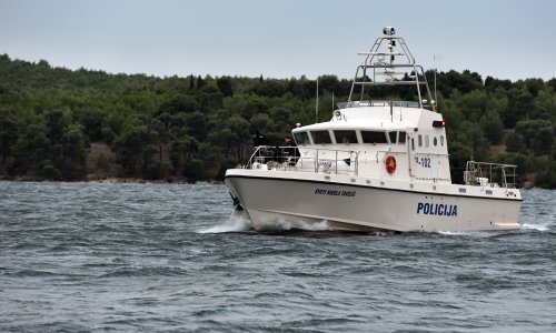 Sve više akcija spašavanja na moru: Jučer je spašen neplivač veslač na SUP-u kojeg je bura skoro odnijela do Paga