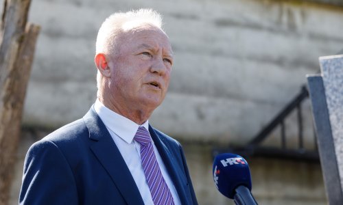 Antifašisti žestoko protiv Grlića Radmana: Najoštrije osuđujemo apel za povrat grba s prvim bijelim poljem