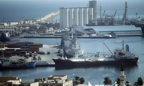 Sirijski brod pod sankcijama s ukrajinskim ječmom i brašnom pristao u Tripoliju