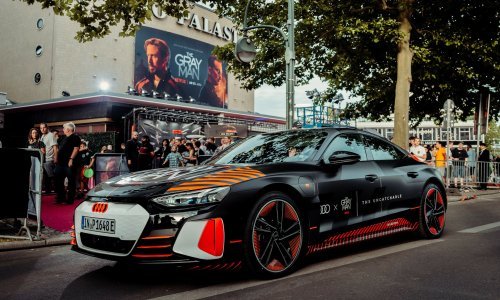 [FOTO/VIDEO] Audi se udružio s Netflixom na filmu 'Sivi čovjek', sudjeluju čak četiri njihove sportske jurilice