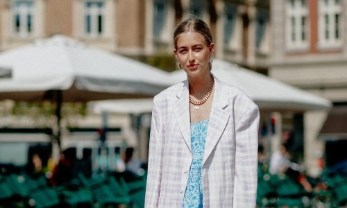 Kakve ravne sandale kombinirati s ljetnim haljinama? Ova stajliš Skandinavka ima odgovor