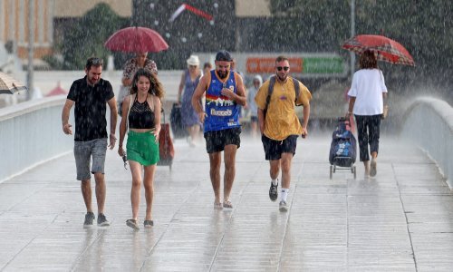 [FOTO] U subotu u cijeloj Hrvatskoj promjenjivo s kišom, pljuskovima i grmljavinom, u nedjelju stiže poboljšanje