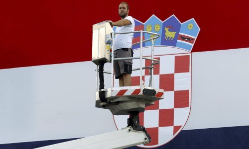 Zbog rasta kamata svijet je na pragu dužničke krize. Kako stoji Hrvatska prije uvođenja eura i zašto bi nas u ponor mogle odvući nekretnine?