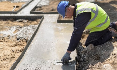 Bez posla više od 200.000 ljudi, a građevinari odbijaju poslove jer nema radnika