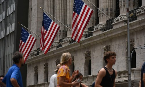 Wall Street pao nakon nestabilnog trgovanja i novih gospodarskih pokazatelja