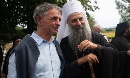 Patrijarh Porfirije održao misu u crkvi u kojoj je služio Teslin otac: Ustaše su htjele eliminirati ovo mjesto