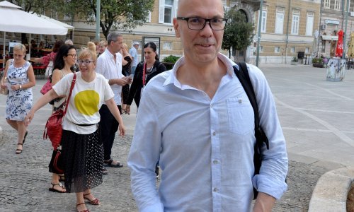 Kazališno vijeće uputilo dva prijedloga o završetku mandata intendanta Blaževića. Dogradonačelnica Sandra Krpan: Postupate suprotno stavu ministrice kulture