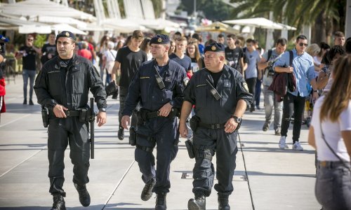 Policija upozorava: Lažna medicinska sestra vara starce po Splitu