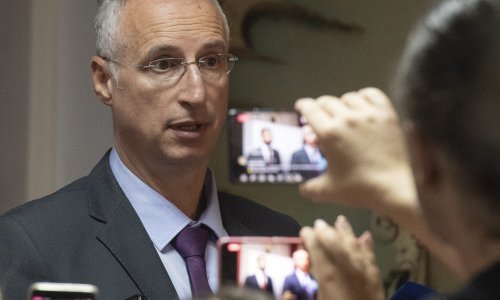 U Splitu pali prvi otkazi: Puljak smijenio zaposlenika jer mjesecima nije bio u Hrvatskoj, a službeno je na bolovanju