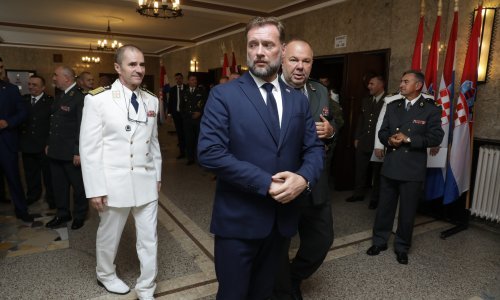 [VIDEO/FOTO] Banožić: Nedolazak ministara u Knin nije rezultat neslaganja s Milanovićem, on je ionako gost